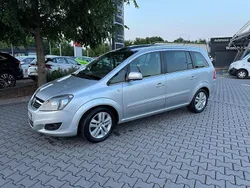 Silber Gebraucht 2011 Opel Zafira Design Edition Van / Kleinbus | 2.777 € (Guter Preis)