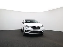 Kyanitweiß Gebraucht 2022 Renault Arkana Techno SUV | 20.980 € (Fairer Preis)