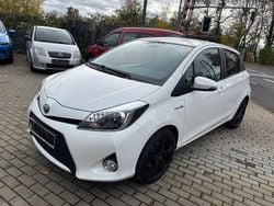 Weiß Gebraucht 2014 Toyota Yaris Hybrid Edition Limousine | 9.300 € (Fairer Preis)