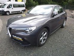 Grau Gebraucht 2019 Alfa Romeo Stelvio Super SUV | 17.880 € (Guter Preis)