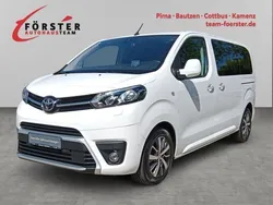 Schaumweiß Gebraucht 2021 Toyota Proace Verso Comfort Kombi | 36.890 € (Teuer)