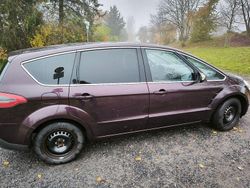 Rot Gebraucht 2010 Ford S-MAX Titanium Van / Kleinbus | 3.990 € (Guter Preis)