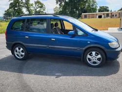 Blau Gebraucht 2003 Opel Zafira Van / Kleinbus | 3.500 € (Teuer)