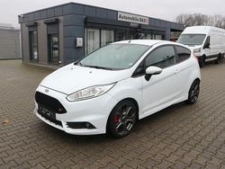 Weiß Gebraucht 2016 Ford Fiesta ST Limousine | 9.990 € (Fairer Preis)