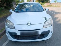 Weiß Gebraucht 2009 Renault Mégane III Expression Limousine | 3.300 € (Guter Preis)