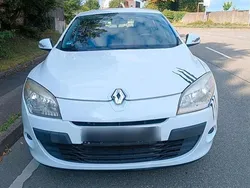 Weiß Gebraucht 2009 Renault Mégane III Limousine | 3.300 € (Guter Preis)