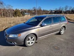 Beige Gebraucht 2008 Volvo V70 Momentum Kombi | 2.200 € (Superpreis)