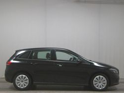 Nachtschwarz Gebraucht 2022 Mercedes B250e Van / Kleinbus | 22.180 € (Superpreis)