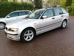 Silber Gebraucht 2002 BMW 318 Sport Line Kombi | 6.999 €