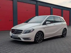 Weiß Gebraucht 2011 Mercedes B200 Van / Kleinbus | 9.490 € (Etwas zu teuer)