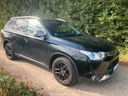 Schwarz Gebraucht 2015 Mitsubishi Outlander SUV | 9.750 €