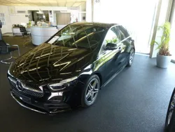 Kosmosschwarz metalliclack Gebraucht 2023 Mercedes B200 AMG line Van / Kleinbus | 37.600 €