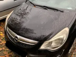 Schwarz Gebraucht 2011 Opel Corsa Kleinwagen | 2.000 € (Superpreis)