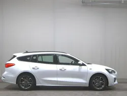 Weiss Gebraucht 2021 Ford Focus ST-Line Kombi | 14.980 € (Fairer Preis)