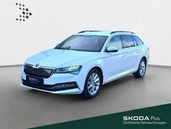 Weiß Gebraucht 2021 Skoda Superb Ambition Kombi | 20.660 € (Fairer Preis)