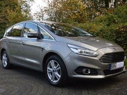 Silber Gebraucht 2017 Ford S-MAX Titanium Van / Kleinbus | 17.100 € (Guter Preis)