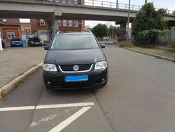 Schwarz Gebraucht 2003 VW Touran Highline Van / Kleinbus | 3.150 € (Fairer Preis)