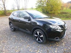Schwarz Gebraucht 2016 Nissan Qashqai SUV | 12.500 € (Fairer Preis)