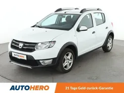 Weiß Gebraucht 2015 Dacia Sandero Prestige Kleinwagen | 7.470 € (Fairer Preis)