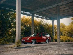 Rot Gebraucht 2005 VW Golf IV Comfortline Kombi | 1.500 € (Guter Preis)
