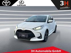 Weiß Gebraucht 2025 Toyota Yaris Hybrid Limousine | 24.690 € (Fairer Preis)