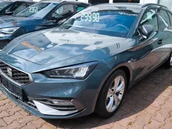 Fjordblau Neu 2025 Seat Leon FR Limousine | 29.990 € (Fairer Preis)