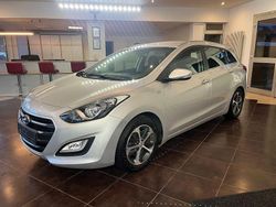 Silber Gebraucht 2016 Hyundai i30 Style Kombi | 8.999 € (Fairer Preis)