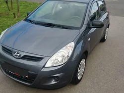 Grau Gebraucht 2011 Hyundai i20 Classic Limousine | 4.300 € (Etwas zu teuer)