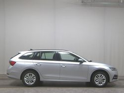 Silber Gebraucht 2022 Skoda Octavia Ambition Kombi | 19.980 € (Superpreis)