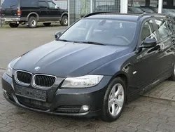 Black sapphire metallic Gebraucht 2012 BMW 320 Efficient Dynamics Kombi | 6.790 € (Guter Preis)