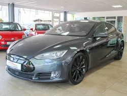 Grau Gebraucht 2015 Tesla Model S Limousine | 27.999 € (Teuer)