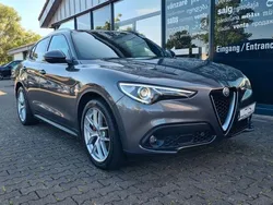 Grau Gebraucht 2020 Alfa Romeo Stelvio Super SUV | 22.990 € (Superpreis)