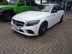 Weiß Gebraucht 2018 Mercedes C300 AMG line Limousine | 25.970 € (Fairer Preis)