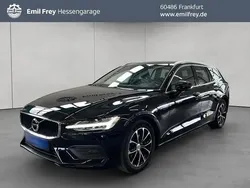 Schwarz Gebraucht 2020 Volvo V60 Momentum Kombi | 24.400 € (Guter Preis)