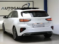 Weiß Gebraucht 2022 Kia Ceed GT GT-Line Limousine | 25.990 € (Fairer Preis)