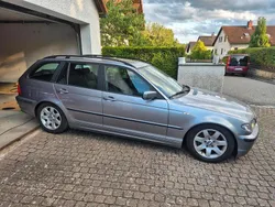 Grau Gebraucht 2004 BMW 320 Kombi | 2.749 €