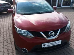 New red (m) (metallic) Gebraucht 2016 Nissan Qashqai Acenta SUV | 14.990 € (Fairer Preis)