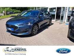 Chromablau metallic Gebraucht 2024 Ford Focus Titanium Limousine | 24.450 € (Guter Preis)