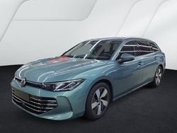 Gruen Gebraucht 2025 VW Passat Elegance Kombi | 37.876 € (Guter Preis)