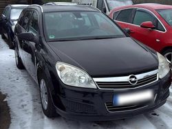 Schwarz Gebraucht 2009 Opel Astra Kombi | 2.500 €