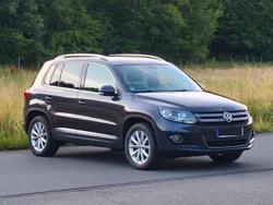 Grau Gebraucht 2016 VW Tiguan LOUNGE SUV | 15.900 € (Fairer Preis)