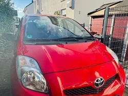 Rot Gebraucht 2009 Toyota Yaris Limousine | 3.800 € (Fairer Preis)