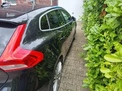 Schwarz Gebraucht 2014 Volvo V40 Momentum Kombi | 12.500 € (Etwas zu teuer)