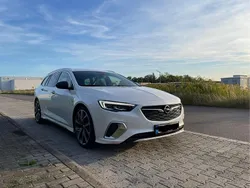 Weiß Gebraucht 2018 Opel Insignia Kombi | 27.400 €