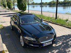 Schwarz Gebraucht 2016 Jaguar XJ Premium Luxury Limousine | 16.400 € (Etwas zu teuer)