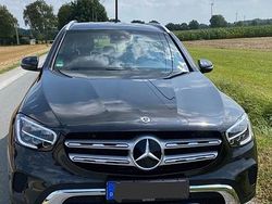 Grau Gebraucht 2022 Mercedes GLC400d SUV | 53.900 € (Etwas zu teuer)
