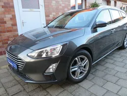 Grau Gebraucht 2021 Ford Focus Limousine | 12.900 € (Guter Preis)