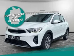 (ud) schneeweiss Gebraucht 2024 Kia Stonic Vision SUV | 22.470 € (Fairer Preis)