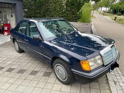Blau Gebraucht 1989 Mercedes 250 Limousine | 4.350 €
