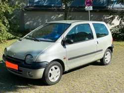 Silber Gebraucht 2000 Renault Twingo Initiale Kleinwagen | 550 € (Guter Preis)